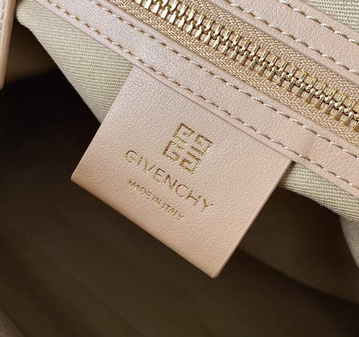 Picture of Goyard Handbags _SKUfw225669400fw